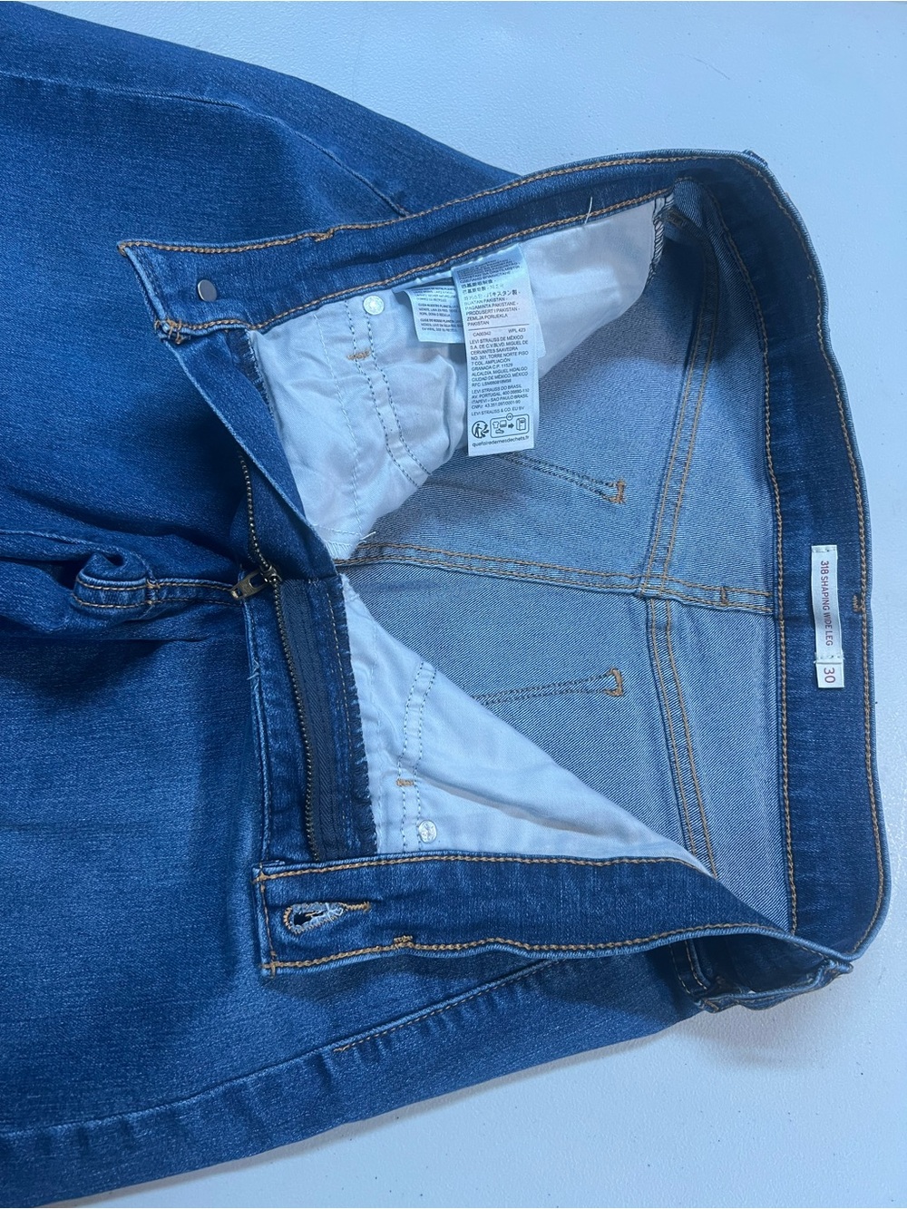 Levi’s 318 Shaping Wide Leg Jeans Women’s 30 W30 L32 Blue Stretch Denim - Picture 4 of 9